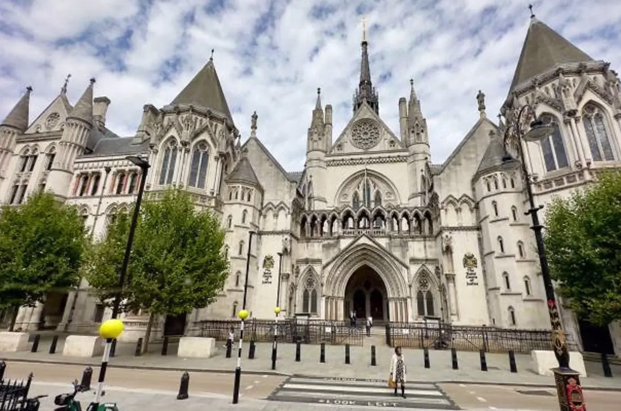 Una vicenda complessa e una decisione che lascia tutto in sospeso