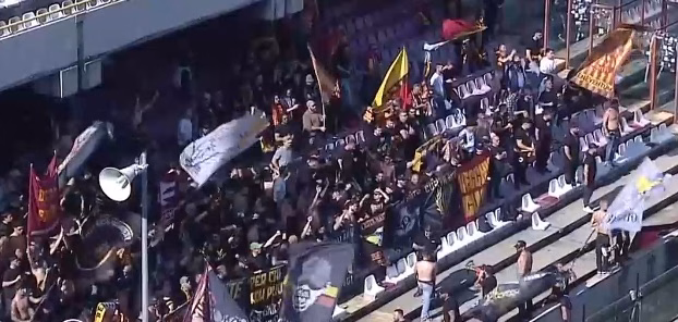 I tifosi del Benevento festeggiano all'Arechi