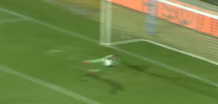 Il portiere del Picerno salva su Achik