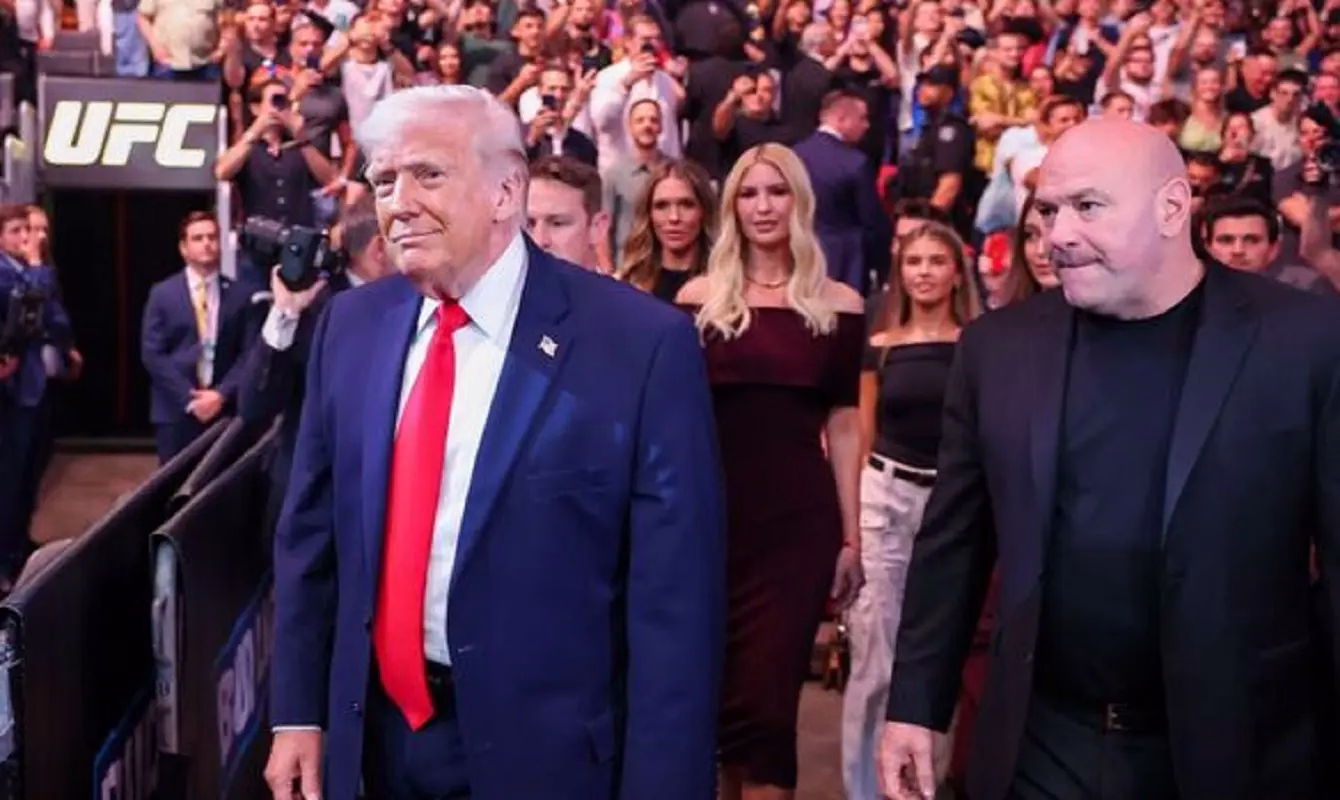 Trump all'evento di arti marziali durante i negozioti con l'Iran in Pakistan