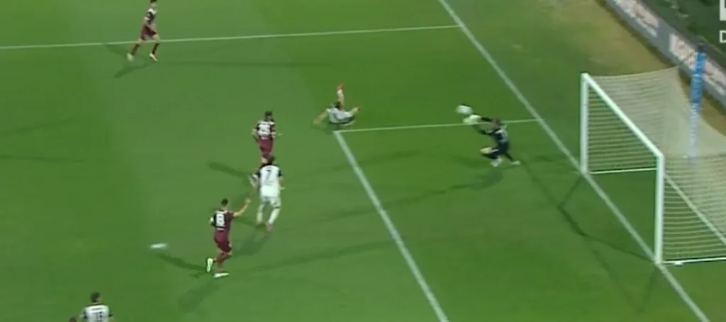 Donnarumma salva su Proia