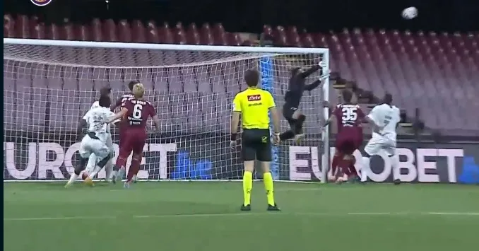 Donnarumma salva su Viola