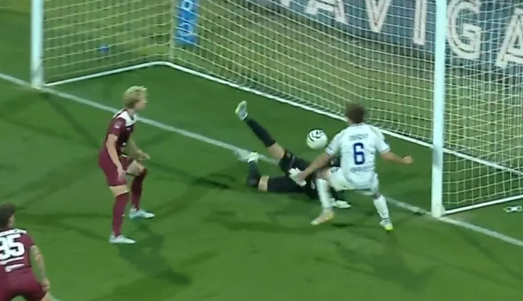 Gol annullato per fallo di braccio di Marcai