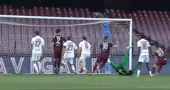 Il gol di Anastasio visto dal basso