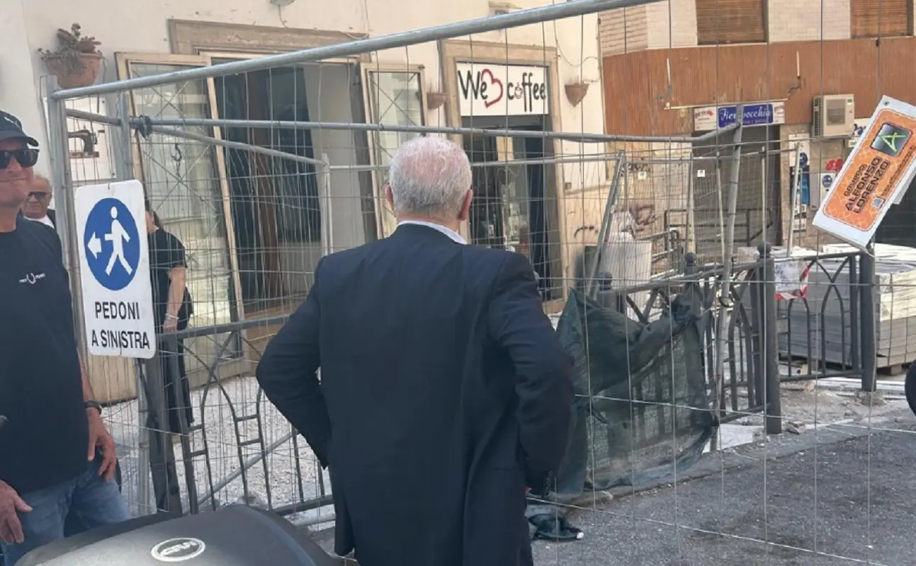 de luca torna versione sindaco sceriffo ultimatum sui cantieri e parcheggiatore abusivo in fuga a salerno da Notizieaudaci.it de luca torna versione sindaco sceriffo ultimatum sui cantieri e parcheggiatore abusivo in fuga a salerno