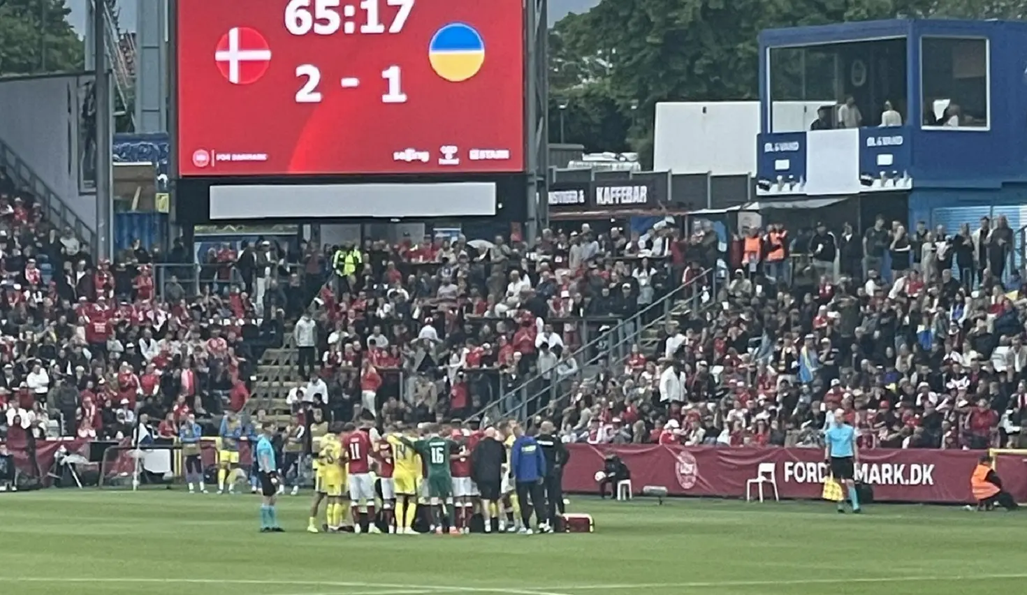 Attimi di paura per Eriksen durante Ucraina Danimarca