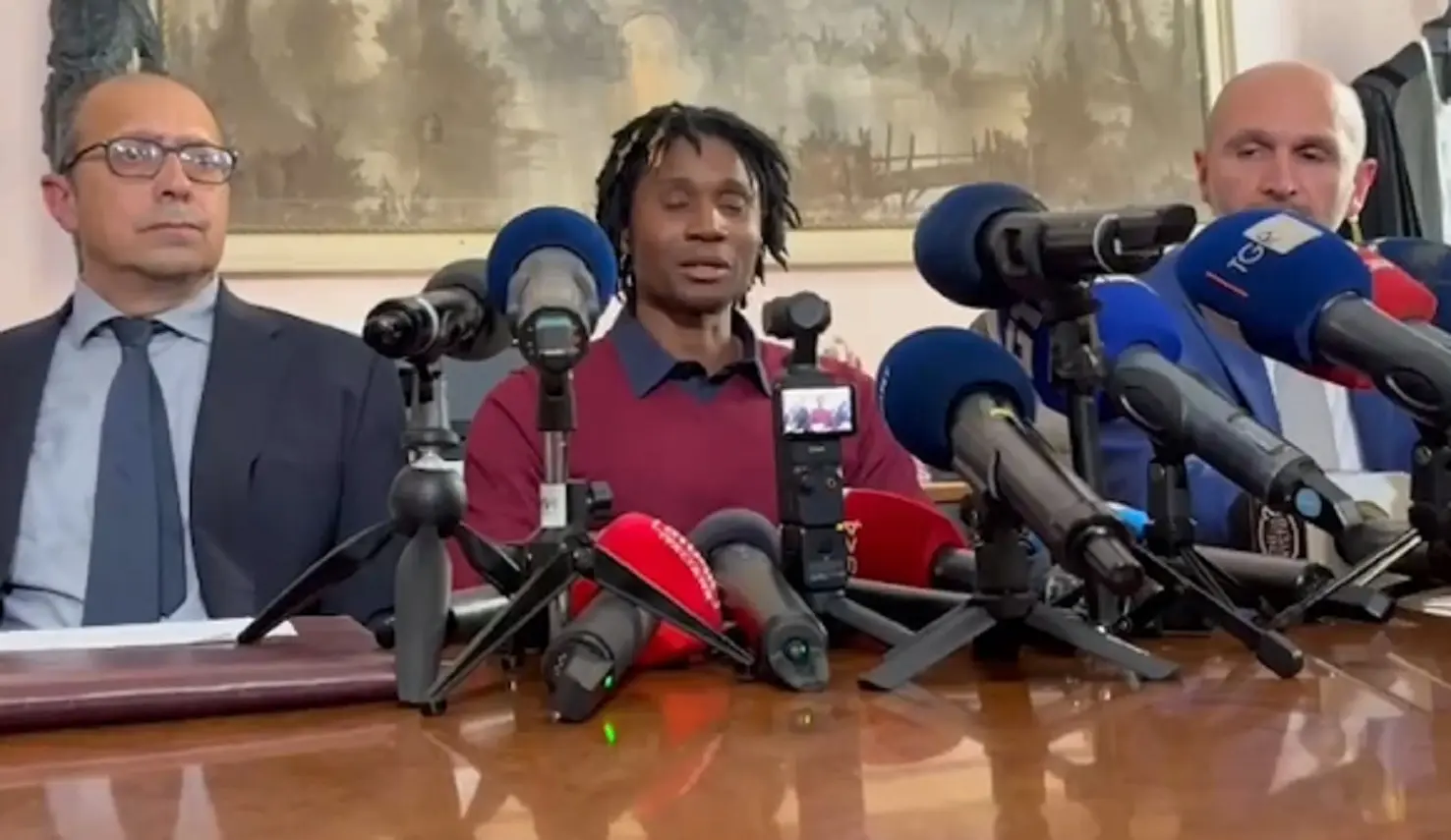 louis dassilva dopo l8217assoluzione 8216non lascio l8217italia8217 le parole per le mogli il viaggio e le ipotesi alternative da Notizieaudaci.it louis dassilva dopo l8217assoluzione 8216non lascio l8217italia8217 le parole per le mogli il viaggio e le ipotesi alternative