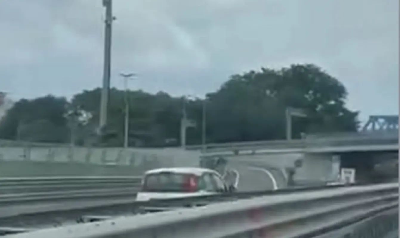 suora contromano sull8217autostrada napoli salerno tragedia evitata grazie a due poliziotti da Notizieaudaci.it suora contromano sull8217autostrada napoli salerno tragedia evitata grazie a due poliziotti