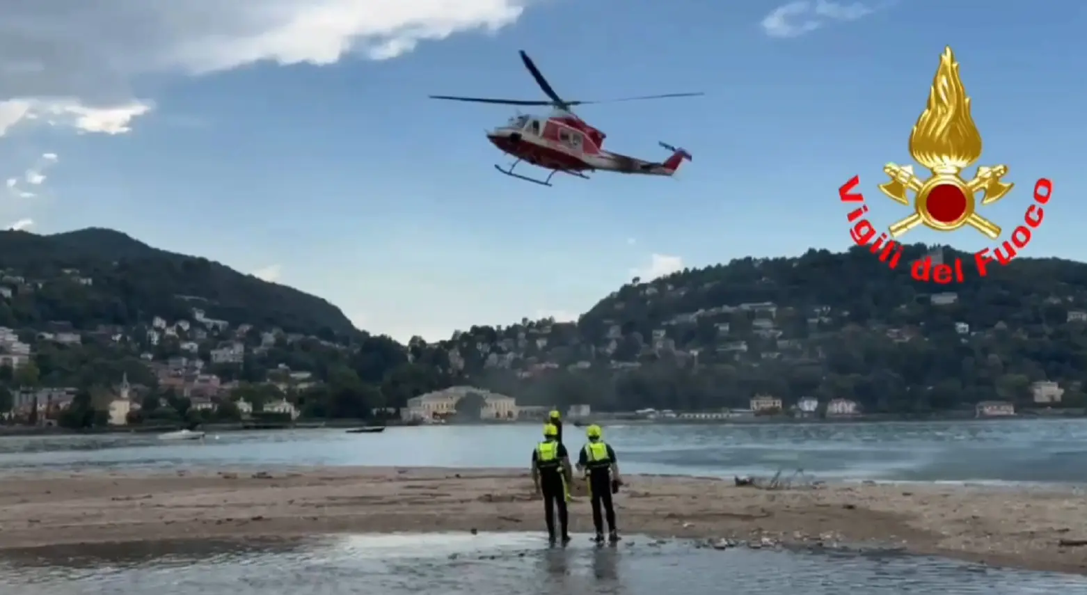 Numerosi i messi e gli uomini impegnati nella ricerca della bambina nel lago di Como