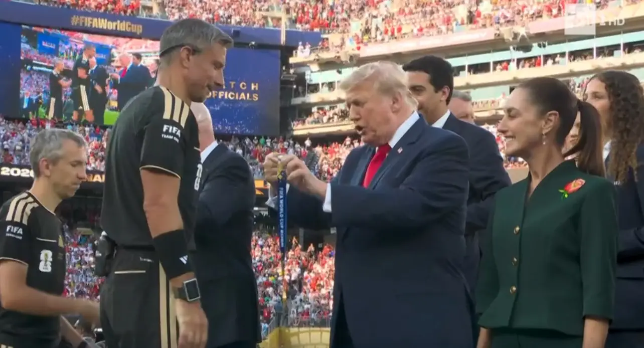 Trump premia l'arbitro della finale della Coppa del Mondo 2026