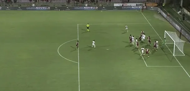 Il portiere del Sorrento salva su Matino