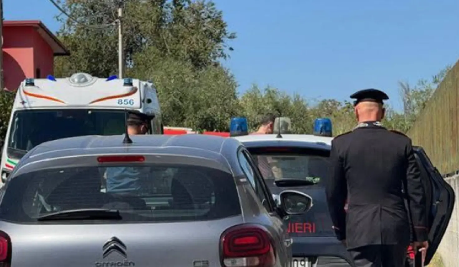 da soli non ce la facciamo i biglietti dei genitori e il dramma della famiglia di pietralata da Notizieaudaci.it da soli non ce la facciamo i biglietti dei genitori e il dramma della famiglia di pietralata