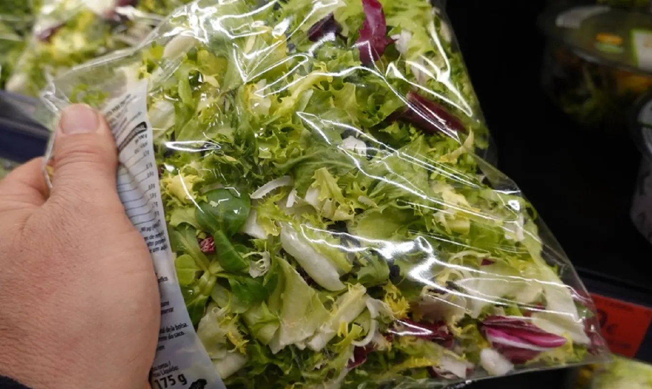 Allarme insalata in busta