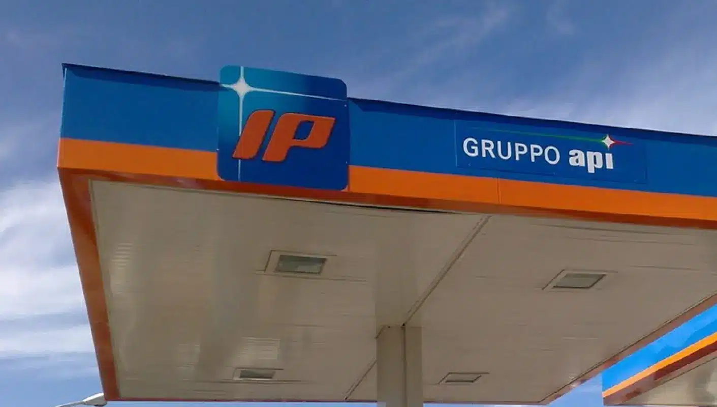 ip segue eni e mette un tetto a benzina e diesel cosa cambia per gli automobilisti da Notizieaudaci.it ip segue eni e mette un tetto a benzina e diesel cosa cambia per gli automobilisti