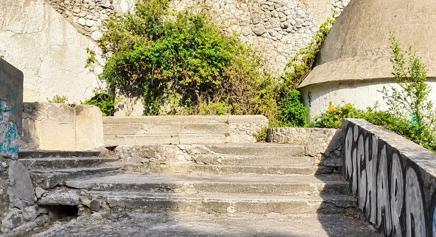 Il luogo dell'aggressione nel centro storico di Salerno