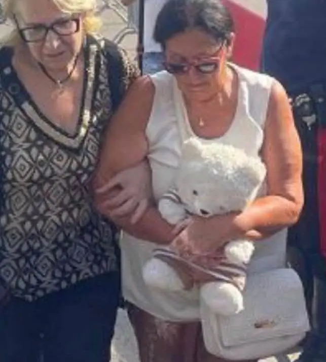 La mamma con il pupazzo di Lorena