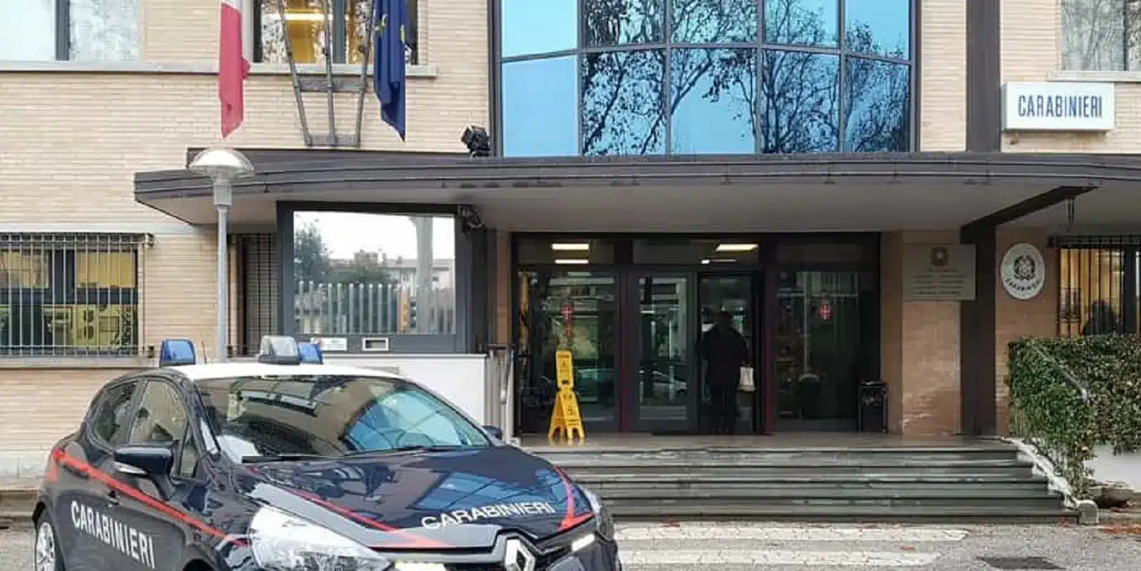 La ragazza è stata ritrovata e condatta al comando provinciale dei carabinieri di Udine