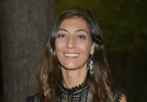 Francesca Ercolini, l’autopsia riapre il caso: «Frattura compatibile con lo strangolamento», il marito e il figlio: «Falsità»