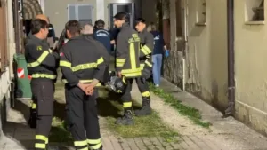 Mirandola, orrore in un casolare: coniugi di 80 e 70 anni trovati decapitati, si indaga in famiglia