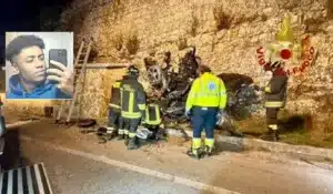 Bmw si spezza in due nello schianto contro il muro: Stefano Fiori muore a 21 anni, lutto a San Severino Marche